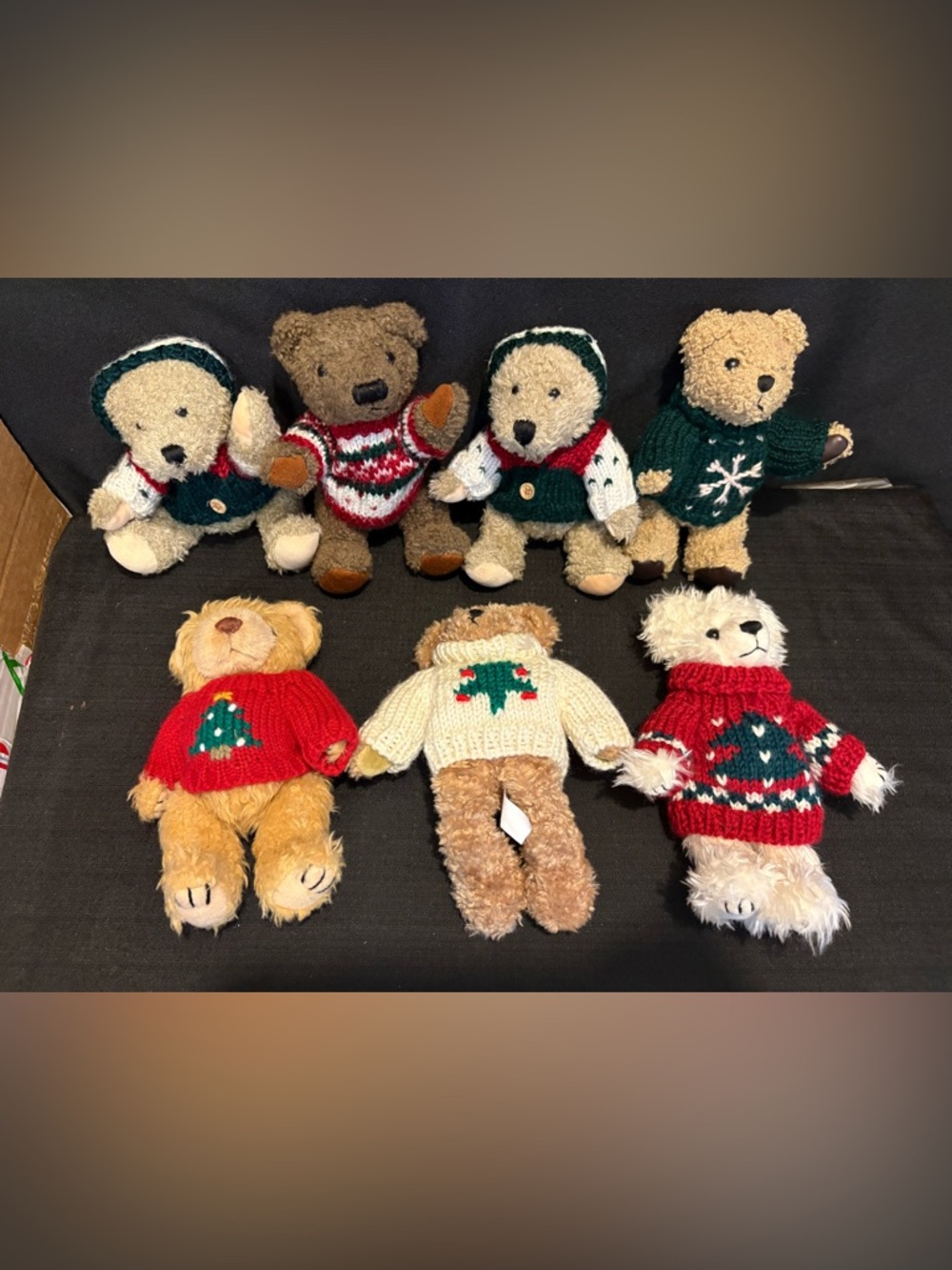 Lot of 7 vintage Christmas teddy bears 4 Hug Fun , 1 unipak 2 unknown